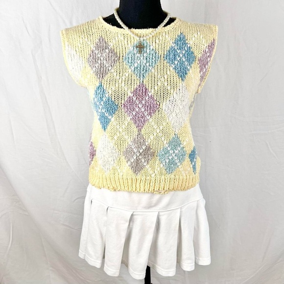 Vintage Sweaters - 80’s Vintage hand-knit pastel sweater-vest